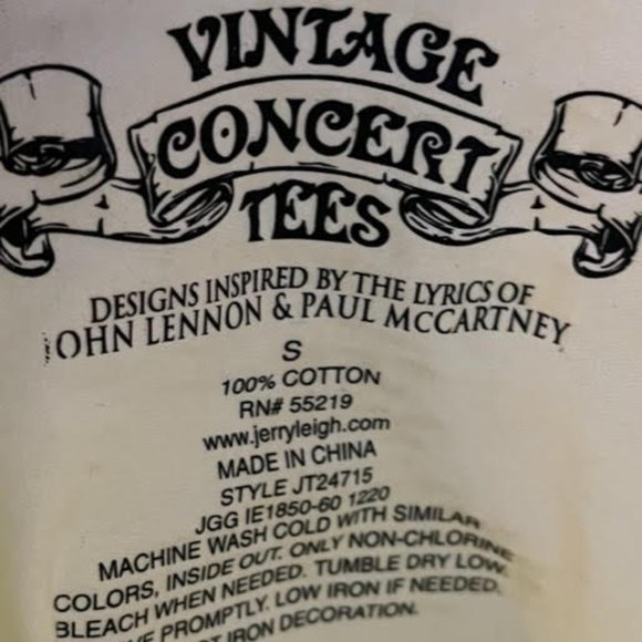 VINTAGE CONCERT TEES:  CAN'T BUY ME LOVE - Picture 2 of 5